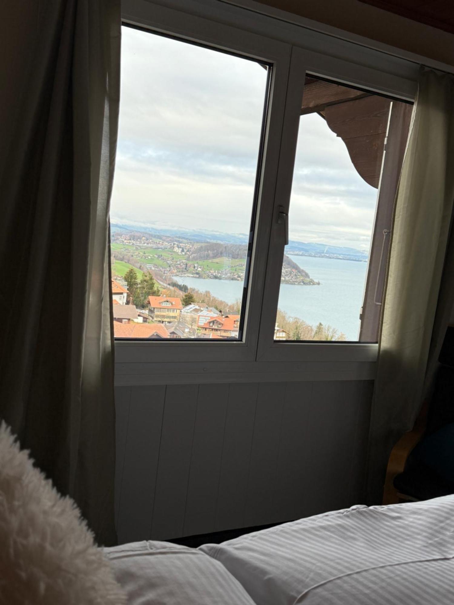 Eva'S Seeblick Krattigen Rum bild