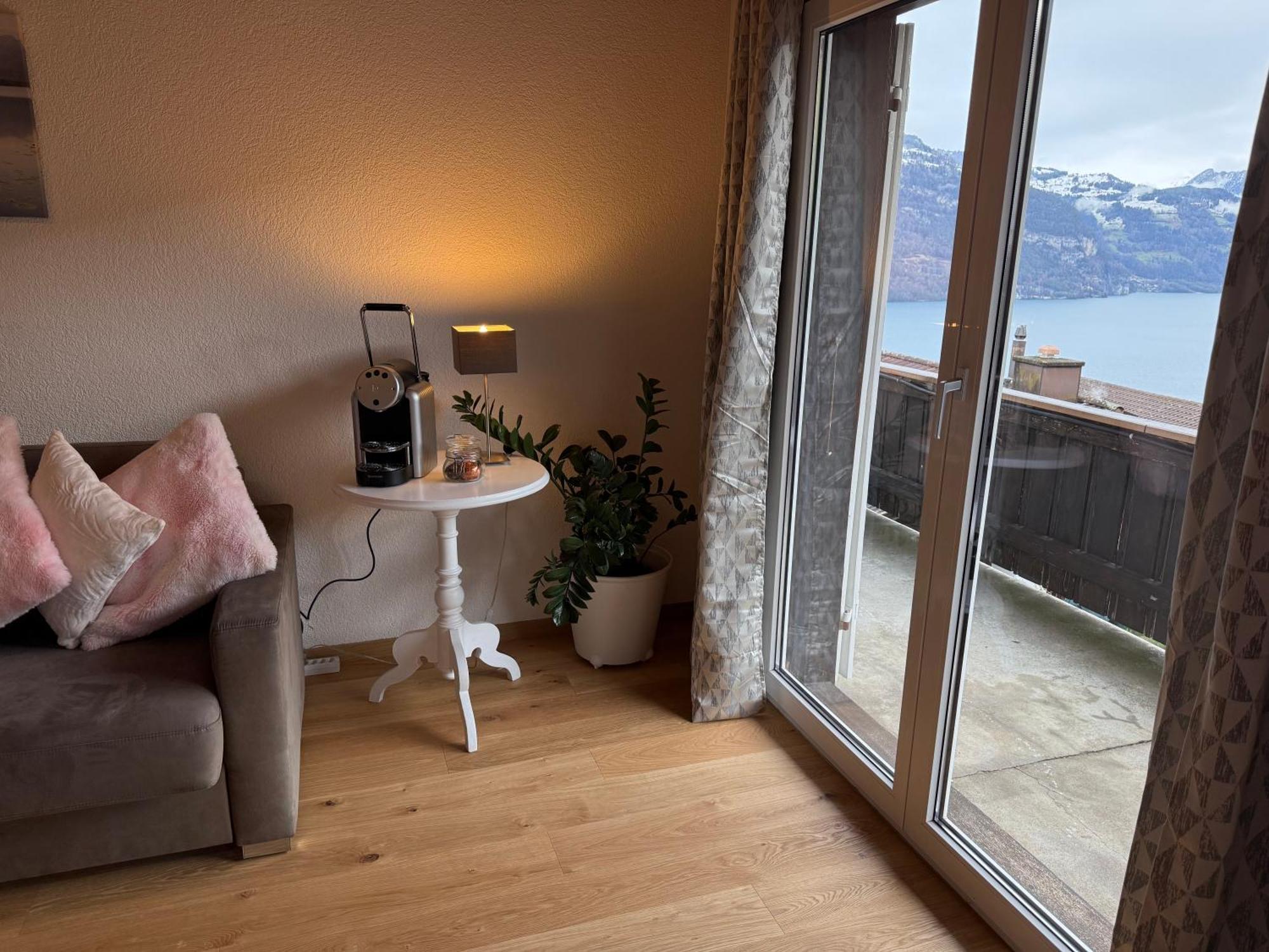 Eva'S Seeblick Krattigen Rum bild